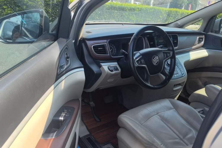 Used Buick GL8 2017 25S Luxury Version China V Standard Driver Seat