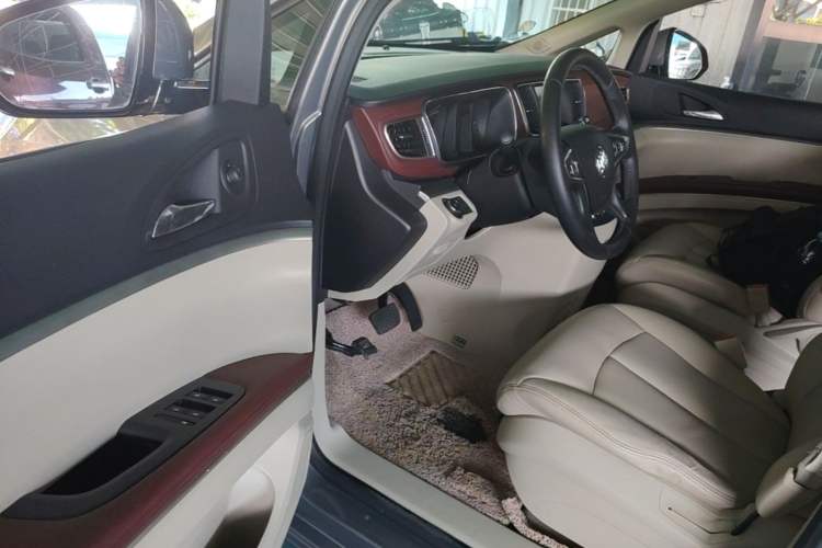 Used Buick GL8 2017 25S Comfort Version China V Standard Driver Seat