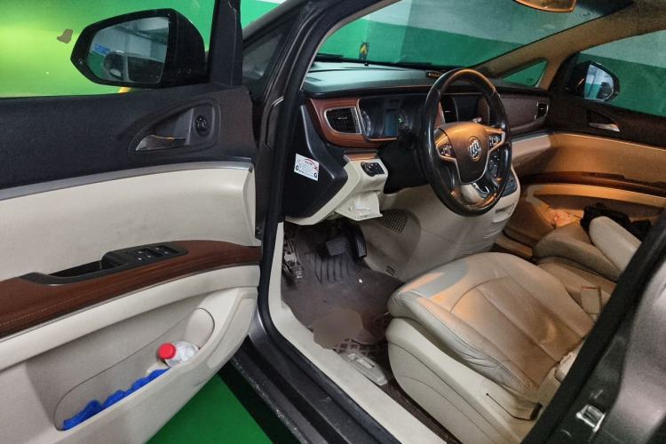 Used Buick GL8 2017 25S Luxury Version China V Standard Driver Seat