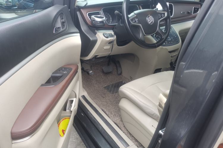 Used Buick GL8 2017 25S Luxury Version China V Standard Driver Seat