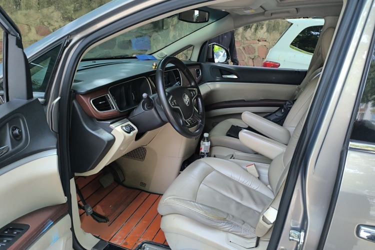 Used Buick GL8 2017 25S Luxury Version China V Standard Driver Seat