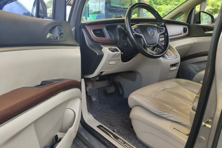 Used Buick GL8 2017 25S Prestige Version China V Standard Driver Seat