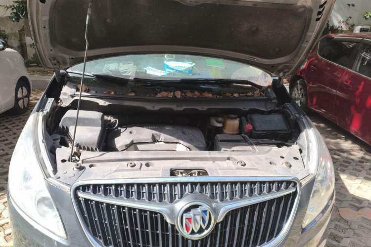 Used Buick GL8 2017 25S Prestige Version China V Standard Engine Bay