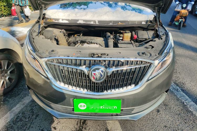 Used Buick GL8 2017 ES 28T Comfort Model China V Standard Engine Bay