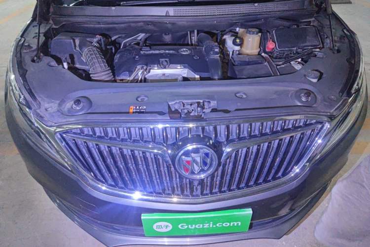 Used Buick GL8 2017 ES 28T Comfort Model China V Standard Engine Bay