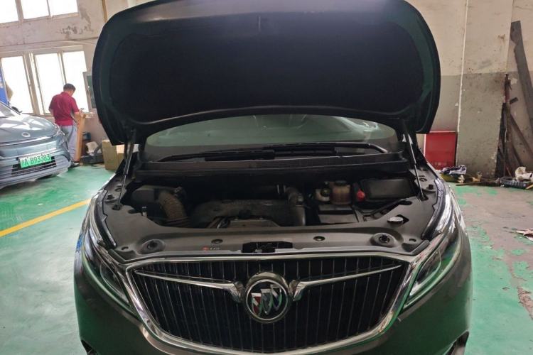 Used Buick GL8 2017 ES 28T Luxury Model China V Standard Engine Bay
