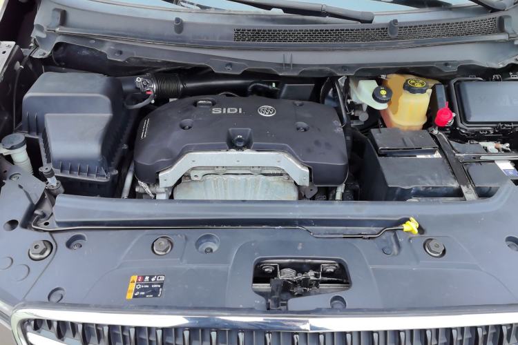 Used Buick GL8 2017 25S Luxury Version China V Standard Engine Bay
