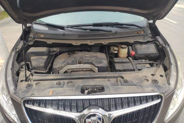 Used Buick GL8 2017 25S Luxury Version China V Standard Engine Bay