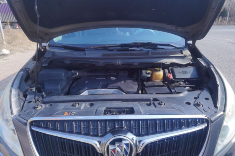 Used Buick GL8 2017 25S Luxury Version China V Standard Engine Bay