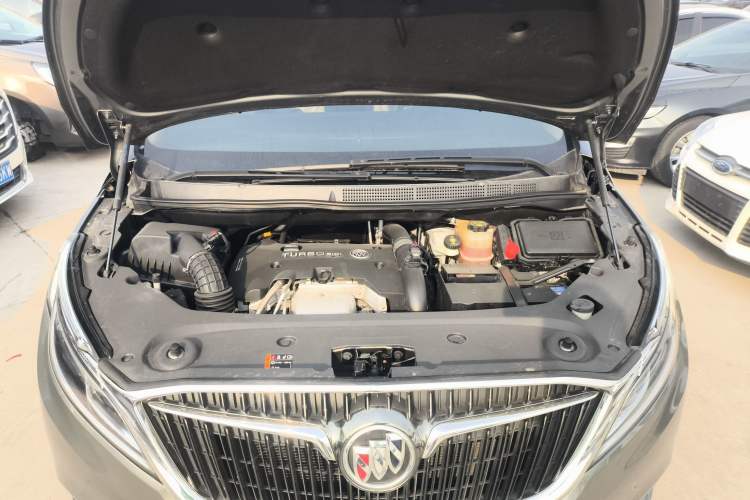 Used Buick GL8 2017 ES 28T Luxury Model China V Standard Engine Bay