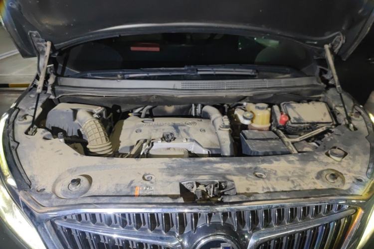 Used Buick GL8 2017 ES 28T Flagship Model China V Standard Engine Bay