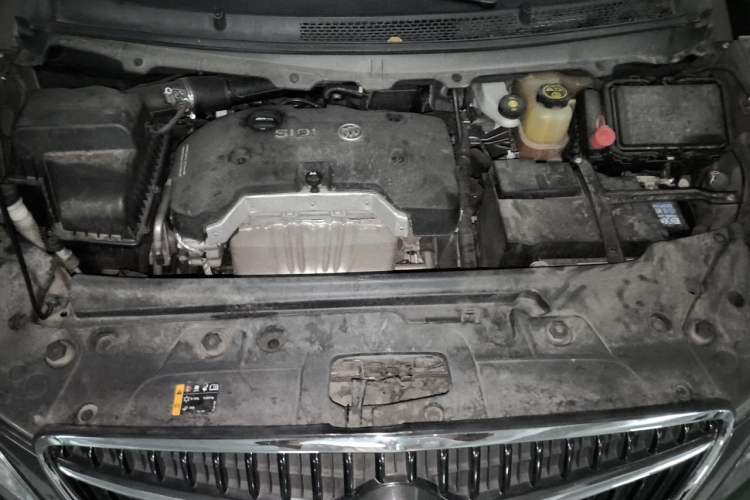 Used Buick GL8 2017 25S Luxury Version China V Standard Engine Bay