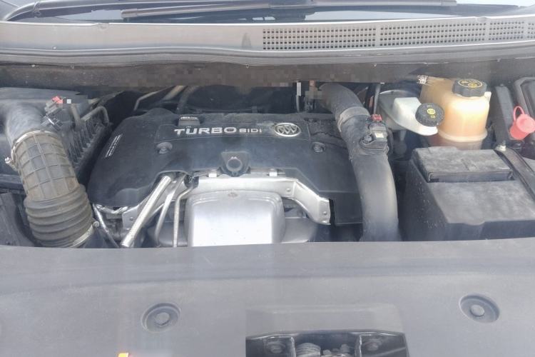 Used Buick GL8 2017 ES 28T Premium Version China V Standard Engine Bay