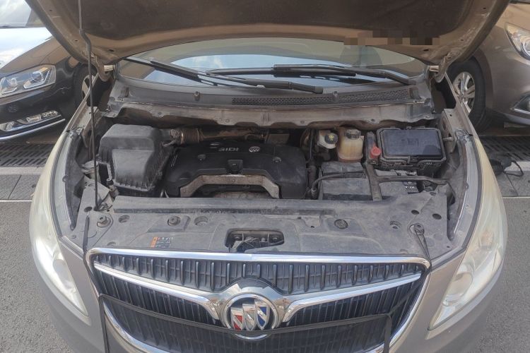Used Buick GL8 2017 25S Luxury Version China V Standard Engine Bay
