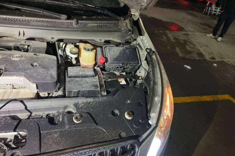 Used Buick GL8 2017 25S Prestige Version China V Standard Engine Bay Left