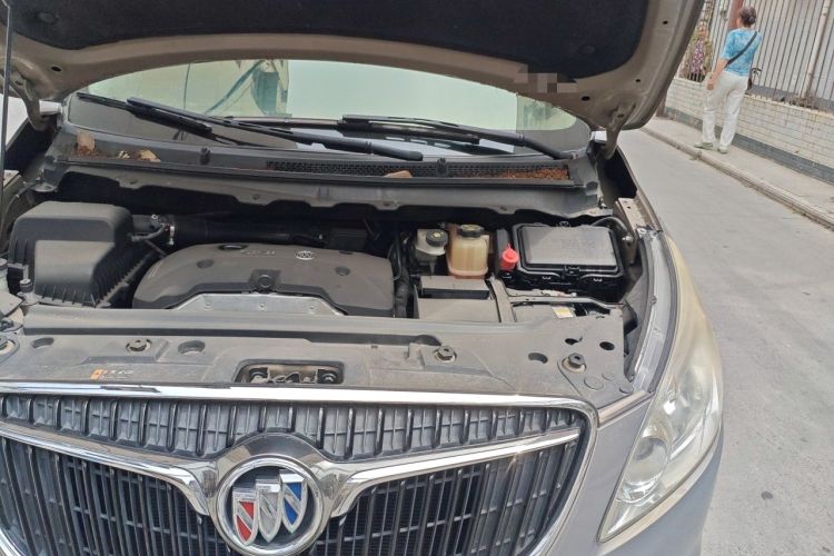 Used Buick GL8 2017 25S Luxury Version China V Standard Engine Bay Left
