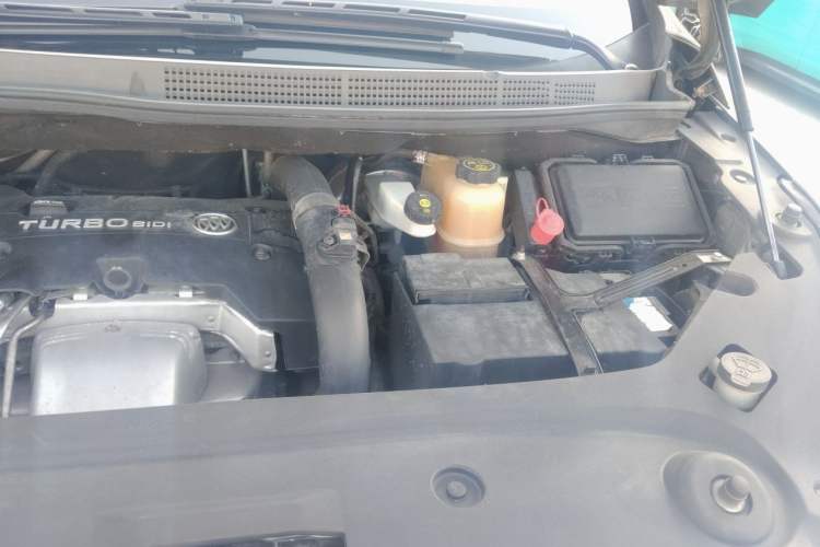 Used Buick GL8 2017 ES 28T Premium Version China V Standard Engine Bay Left