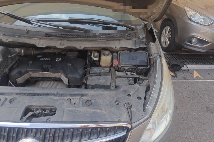 Used Buick GL8 2017 25S Luxury Version China V Standard Engine Bay Left
