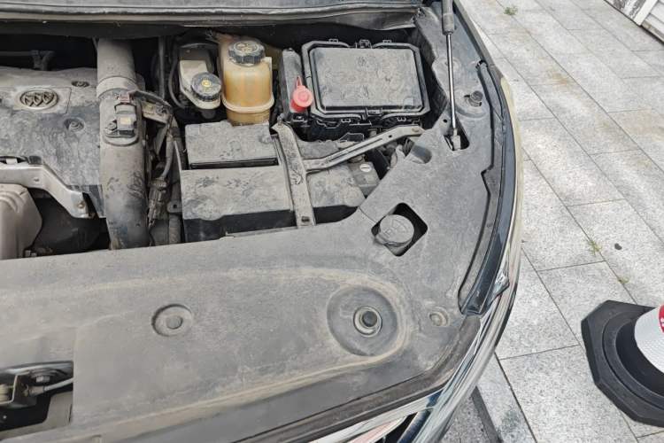 Used Buick GL8 2017 ES 28T Flagship Model China V Standard Engine Bay Left