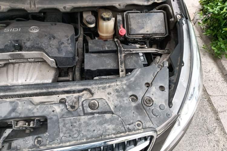 Used Buick GL8 2017 25S Prestige Version China V Standard Engine Bay Left