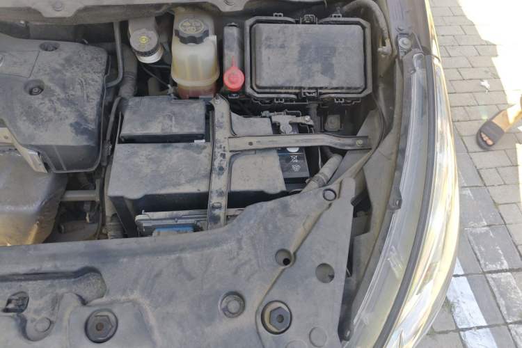 Used Buick GL8 2017 25S Prestige Version China V Standard Engine Bay Left