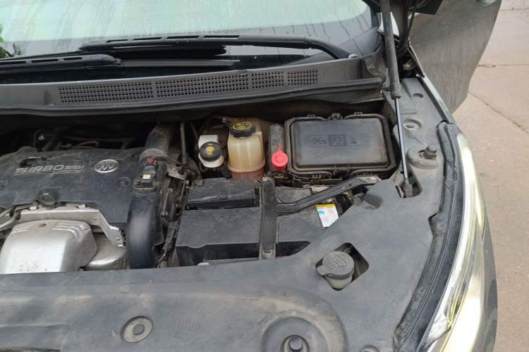 Used Buick GL8 2017 ES 28T Luxury Model China V Standard Engine Bay Left