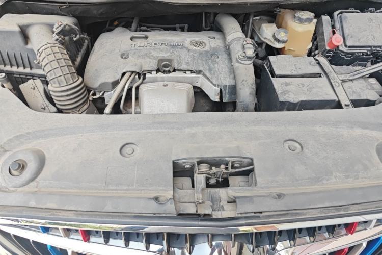 Used Buick GL8 2017 ES 28T Flagship Model China V Standard Engine Bay