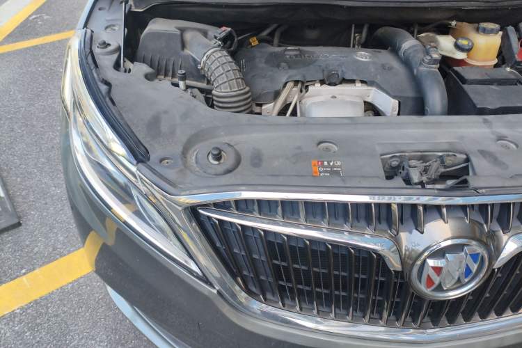 Used Buick GL8 2017 ES 28T Comfort Model China V Standard Engine Bay Right