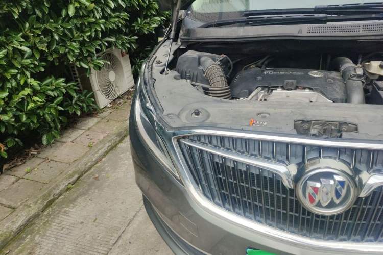 Used Buick GL8 2017 ES 28T Comfort Model China V Standard Engine Bay Right