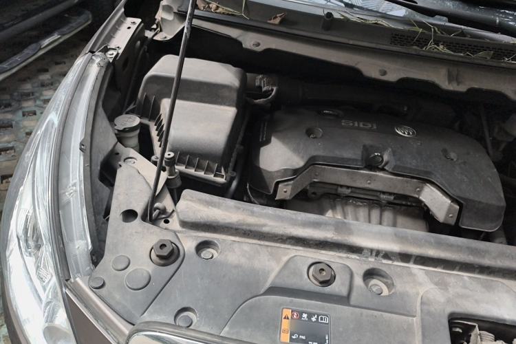 Used Buick GL8 2017 25S Comfort Version China V Standard Engine Bay Right