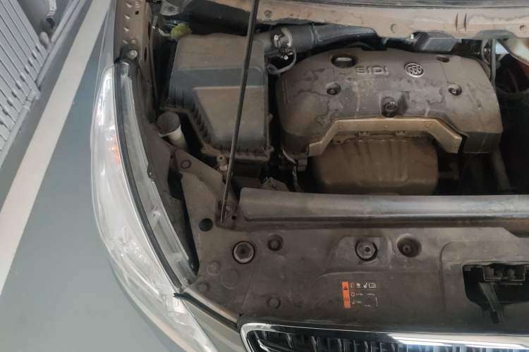 Used Buick GL8 2017 25S Comfort Version China V Standard Engine Bay Right