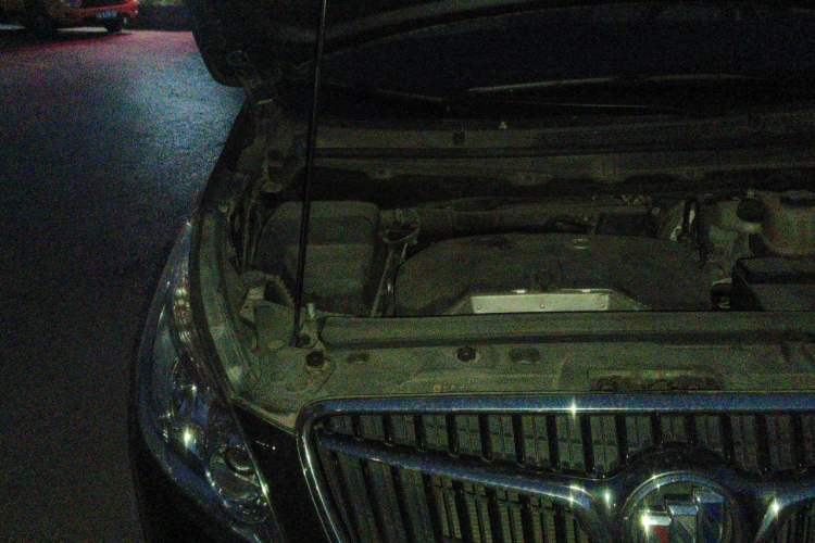 Used Buick GL8 2017 25S Luxury Version China V Standard Engine Bay Right