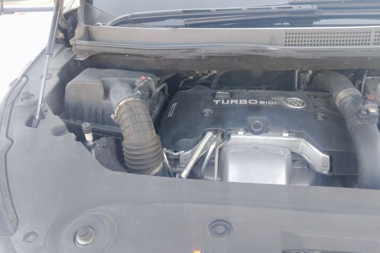 Used Buick GL8 2017 ES 28T Premium Version China V Standard Engine Bay Right