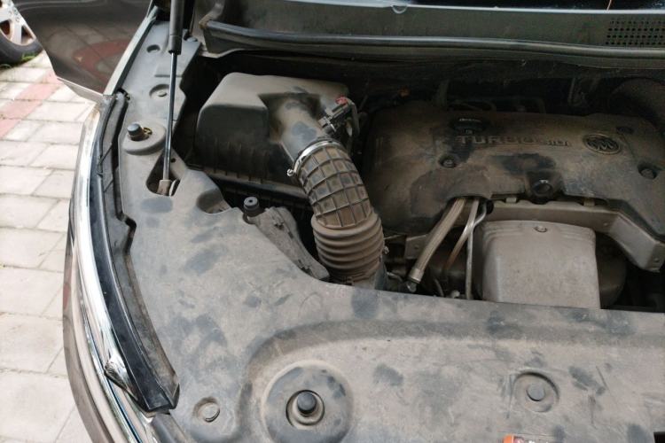 Used Buick GL8 2017 ES 28T Flagship Model China V Standard Engine Bay Right