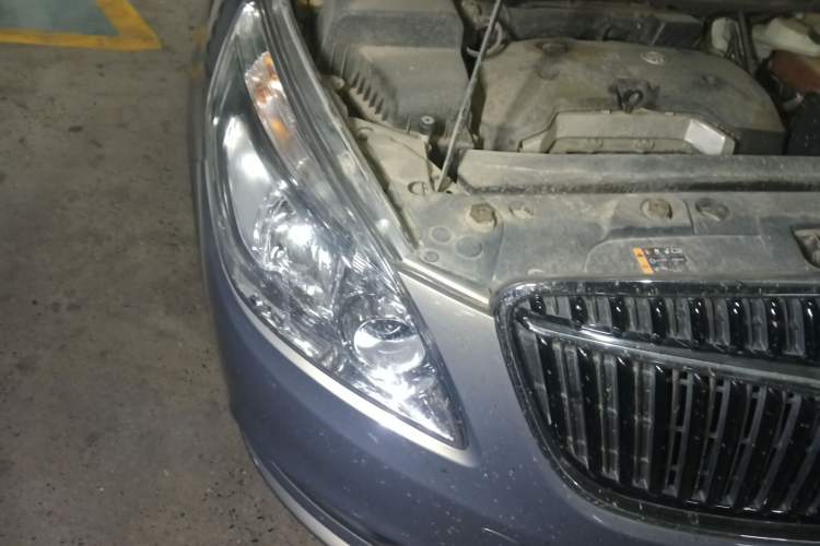 Used Buick GL8 2017 25S Prestige Version China V Standard Engine Bay Right