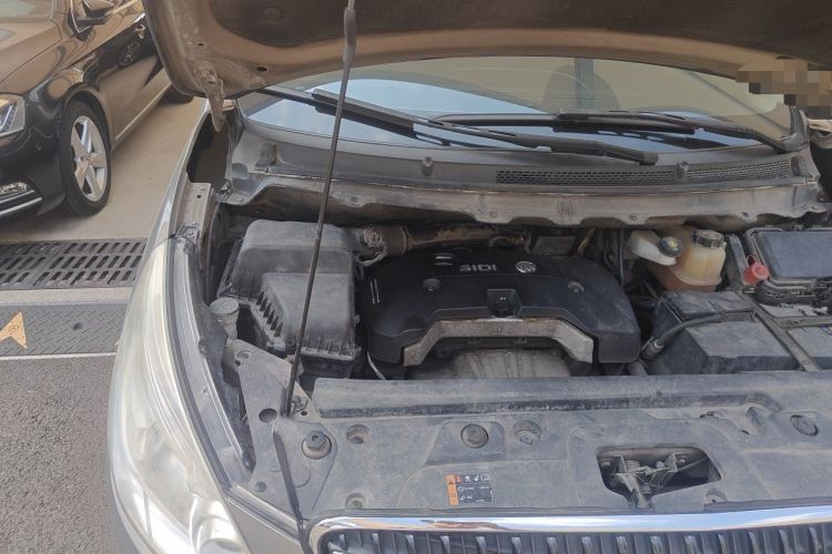 Used Buick GL8 2017 25S Luxury Version China V Standard Engine Bay Right