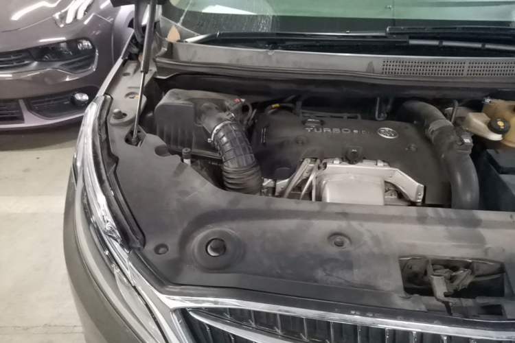 Used Buick GL8 2017 ES 28T Premium Version China V Standard Engine Bay Right