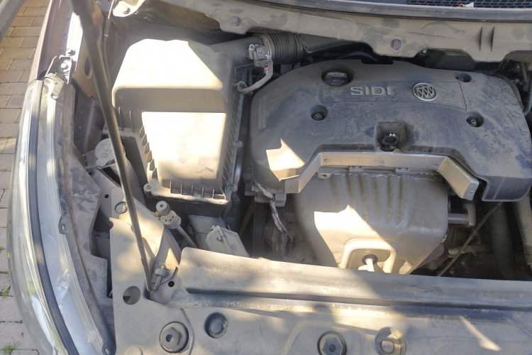 Used Buick GL8 2017 25S Prestige Version China V Standard Engine Bay Right