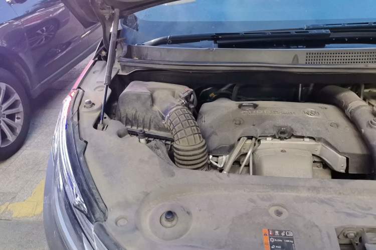Used Buick GL8 2017 ES 28T Luxury Model China V Standard Engine Bay Right