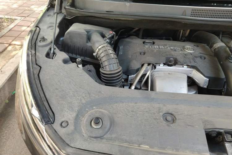 Used Buick GL8 2017 ES 28T Luxury Model China V Standard Engine Bay Right