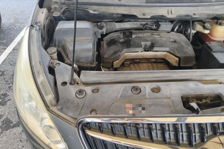 Used Buick GL8 2017 25S Prestige Version China V Standard Engine Bay Right
