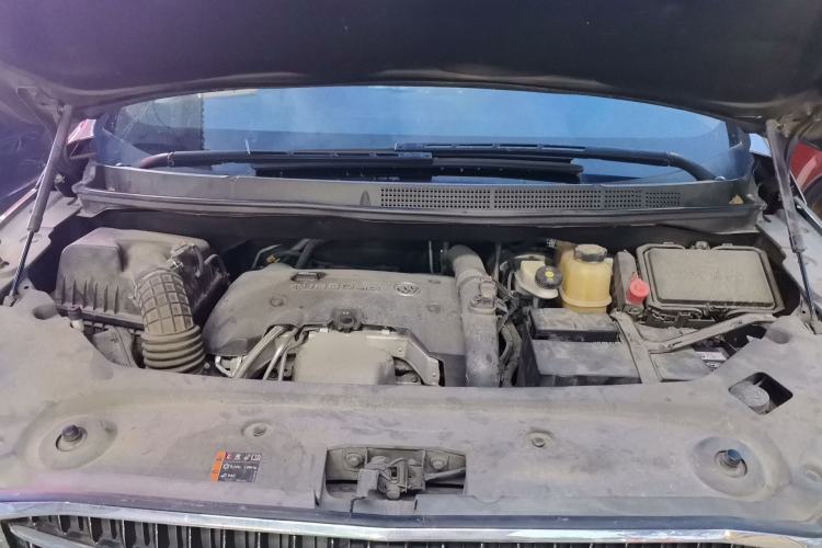 Used Buick GL8 2017 ES 28T Luxury Model China V Standard Engine Bay