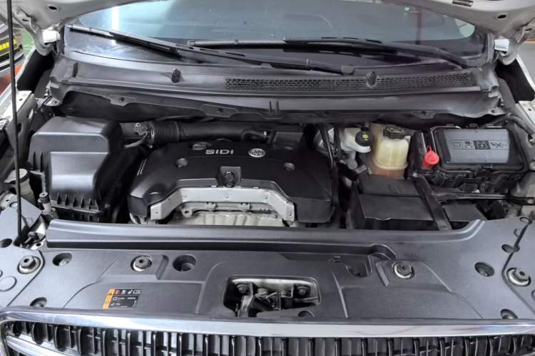 Used Buick GL8 2017 25S Prestige Version China V Standard Engine Bay