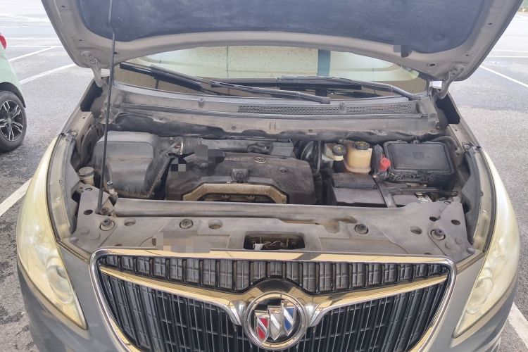 Used Buick GL8 2017 25S Prestige Version China V Standard Engine Bay