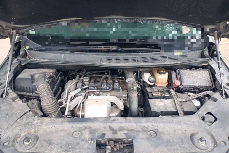 Used Buick GL8 2017 ES 28T Comfort Model China V Standard Engine Bay