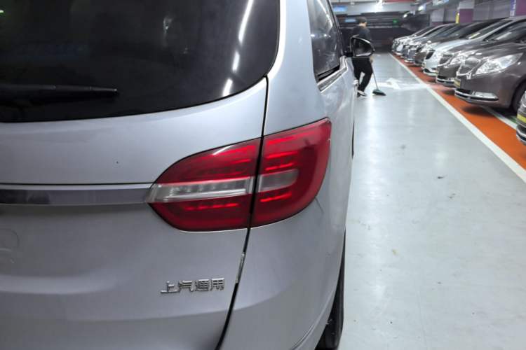 Used Buick GL8 2017 25S Prestige Version China V Standard Exterior 3