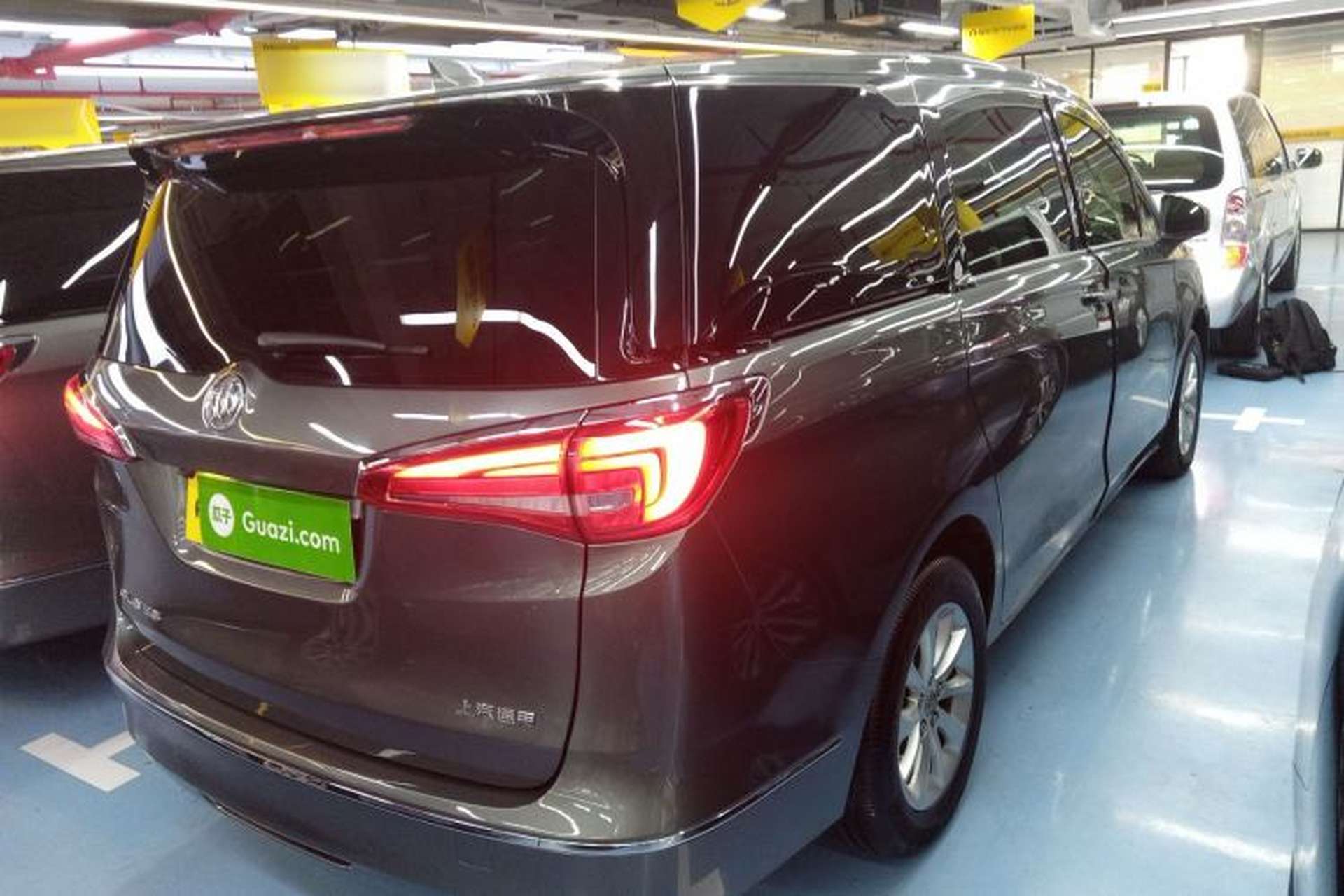 Used Buick GL8 2017 ES 28T Premium Version China V Standard Exterior 5