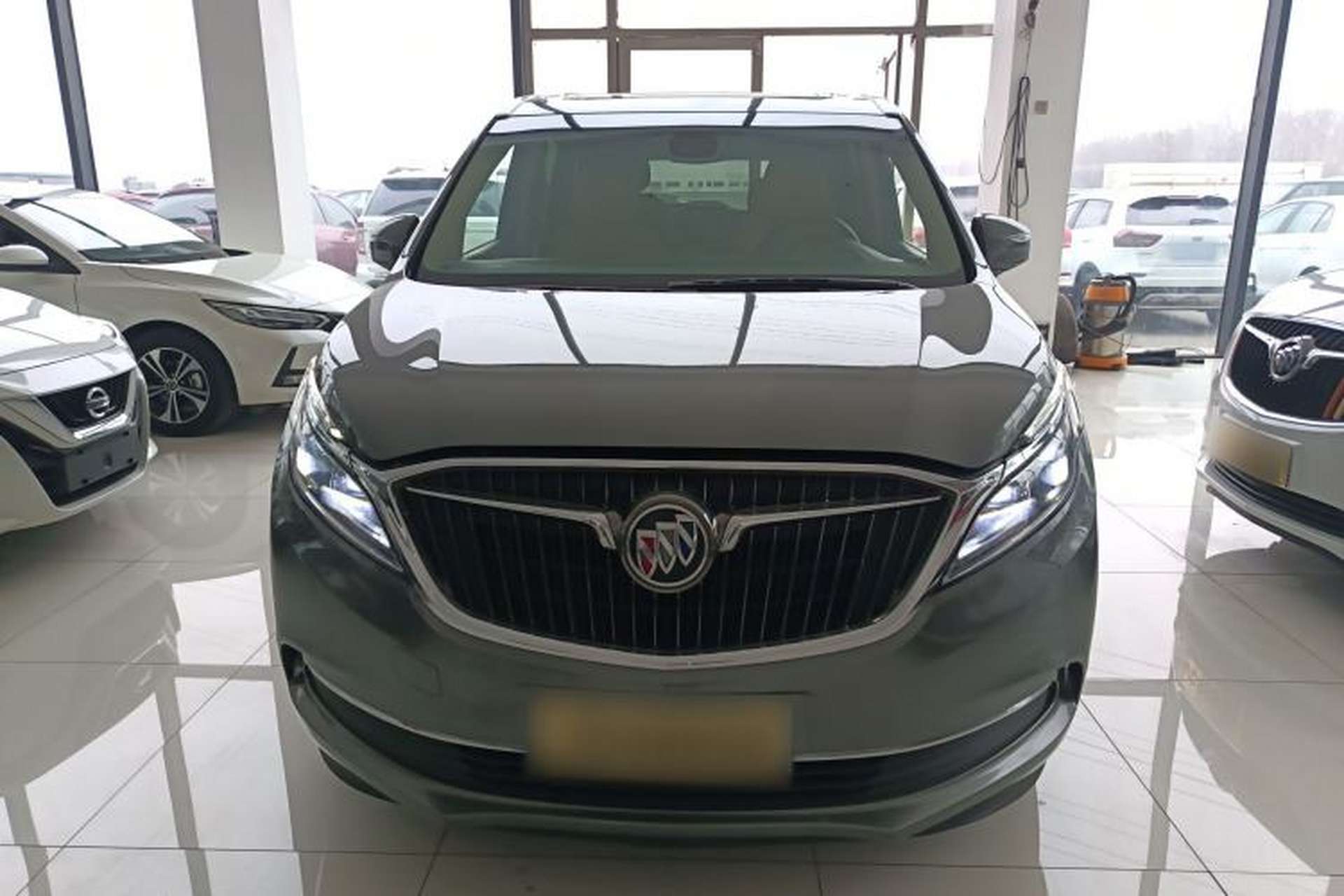 Used Buick GL8 2017 ES 28T Luxury Model China V Standard Front