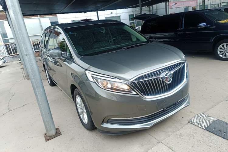 Used Buick GL8 2017 ES 28T Comfort Model China V Standard Front Right 45 Deg