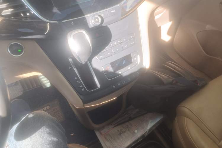 Used Buick GL8 2017 ES 28T Premium Version China V Standard Gear Lever